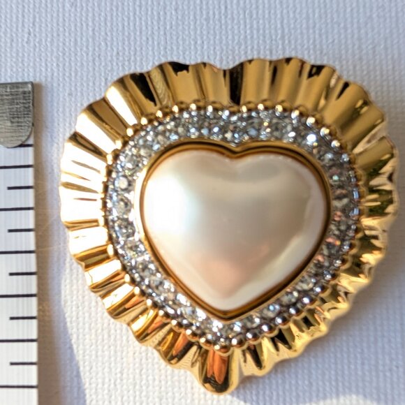 Vintage Signed Alfred Sung Heart Brooch – Gold-Tone w/ Pearl - Picture 4 of 11